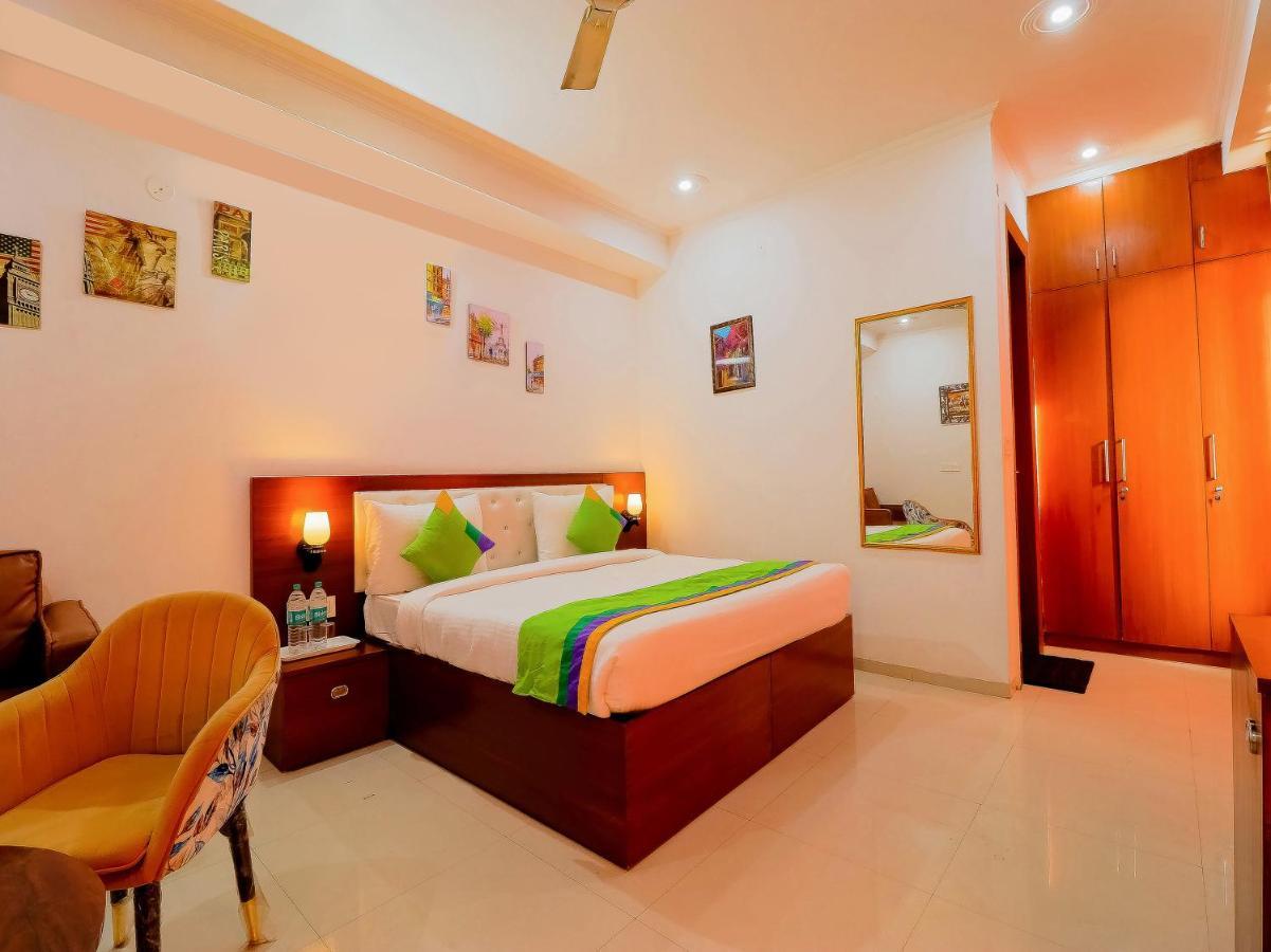 Treebo Rejoice 52 - 3Km From Huda City Metro Station Badshahpur 外观 照片