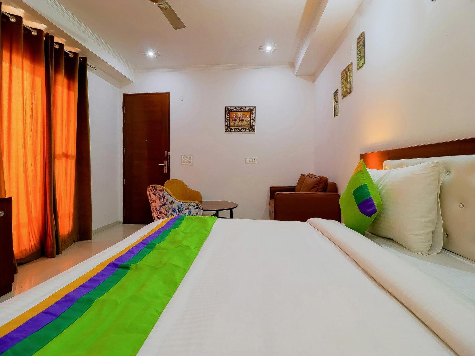 Treebo Rejoice 52 - 3Km From Huda City Metro Station Badshahpur 外观 照片