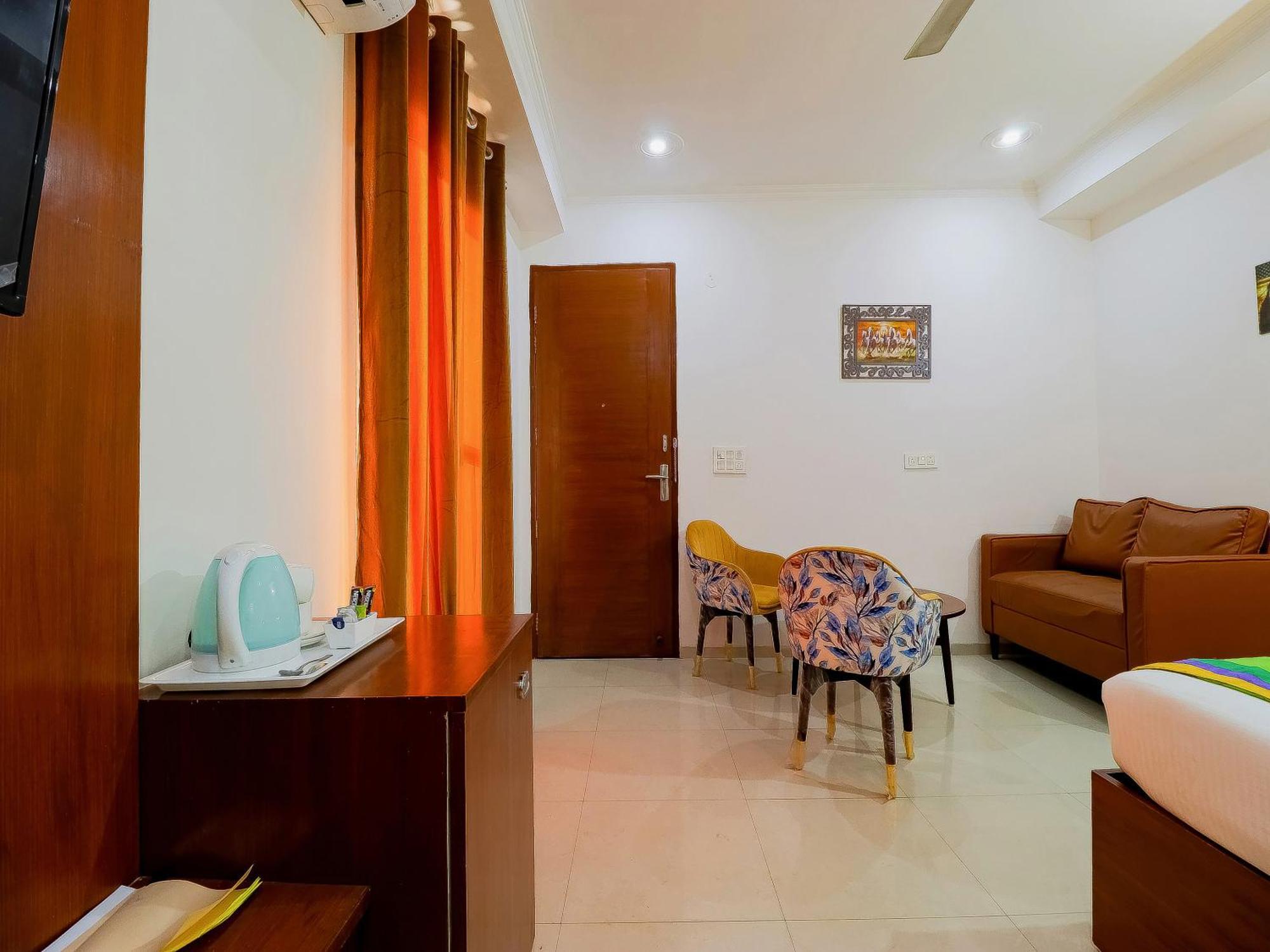Treebo Rejoice 52 - 3Km From Huda City Metro Station Badshahpur 外观 照片