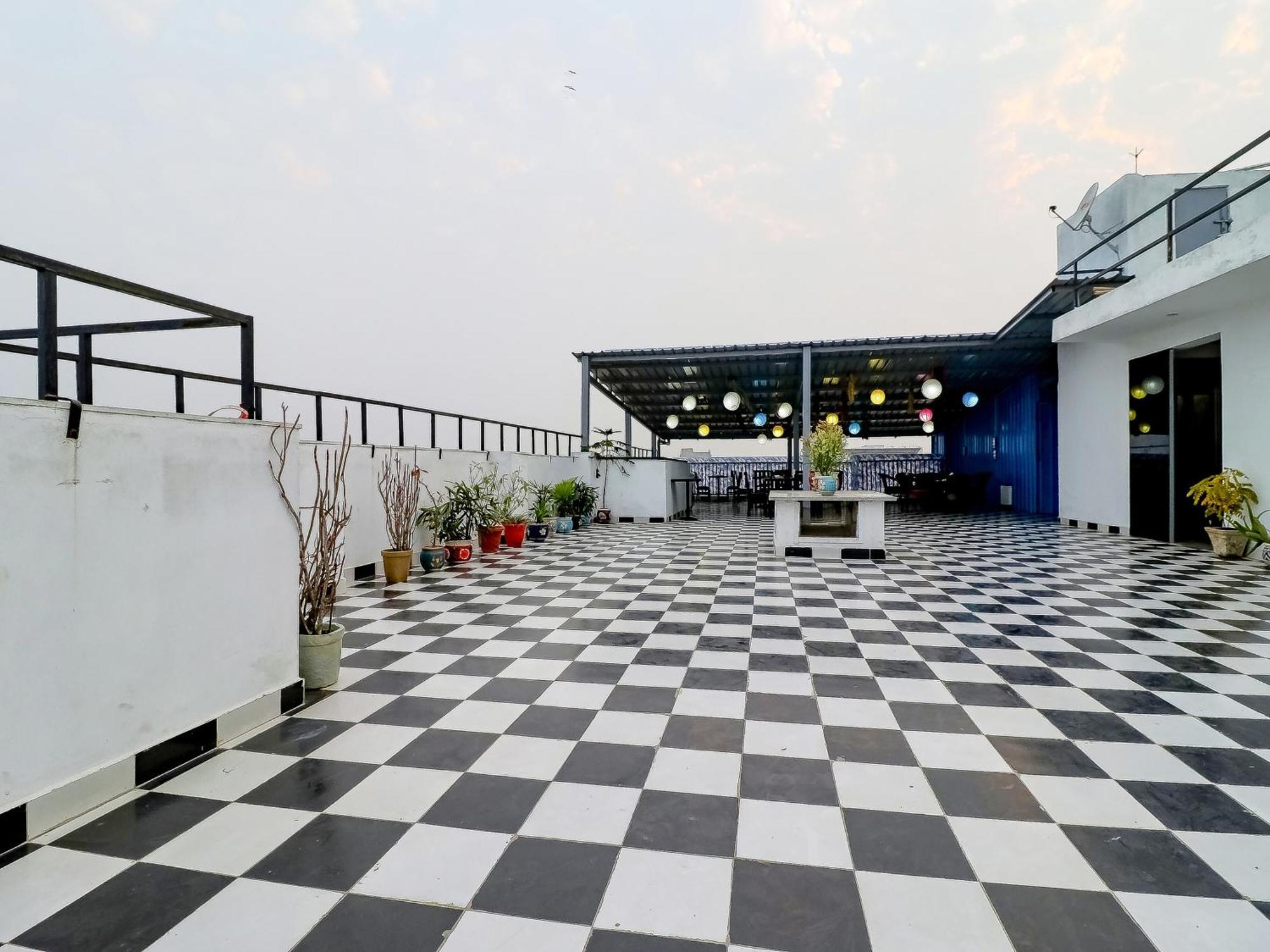 Treebo Rejoice 52 - 3Km From Huda City Metro Station Badshahpur 外观 照片