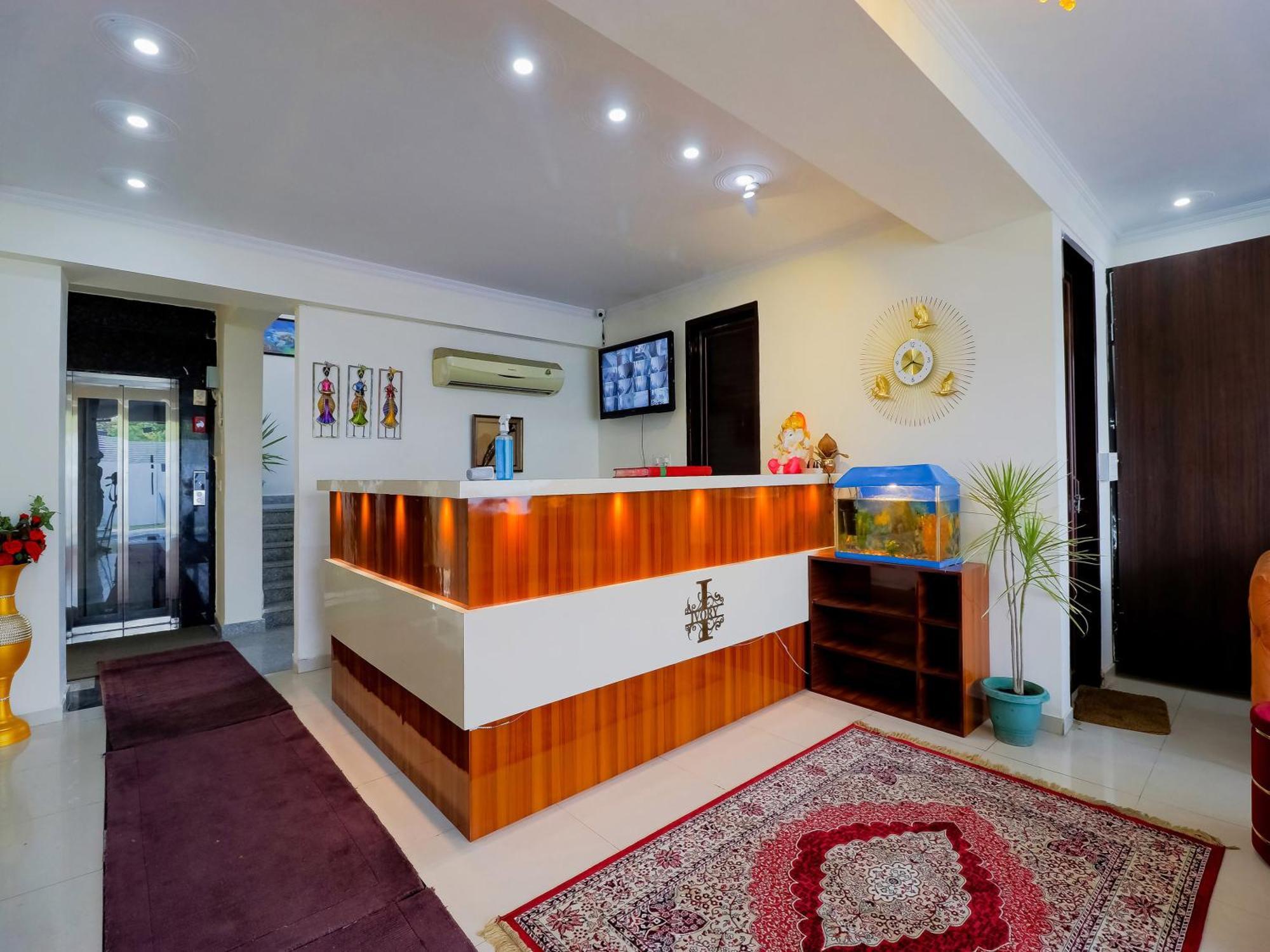 Treebo Rejoice 52 - 3Km From Huda City Metro Station Badshahpur 外观 照片