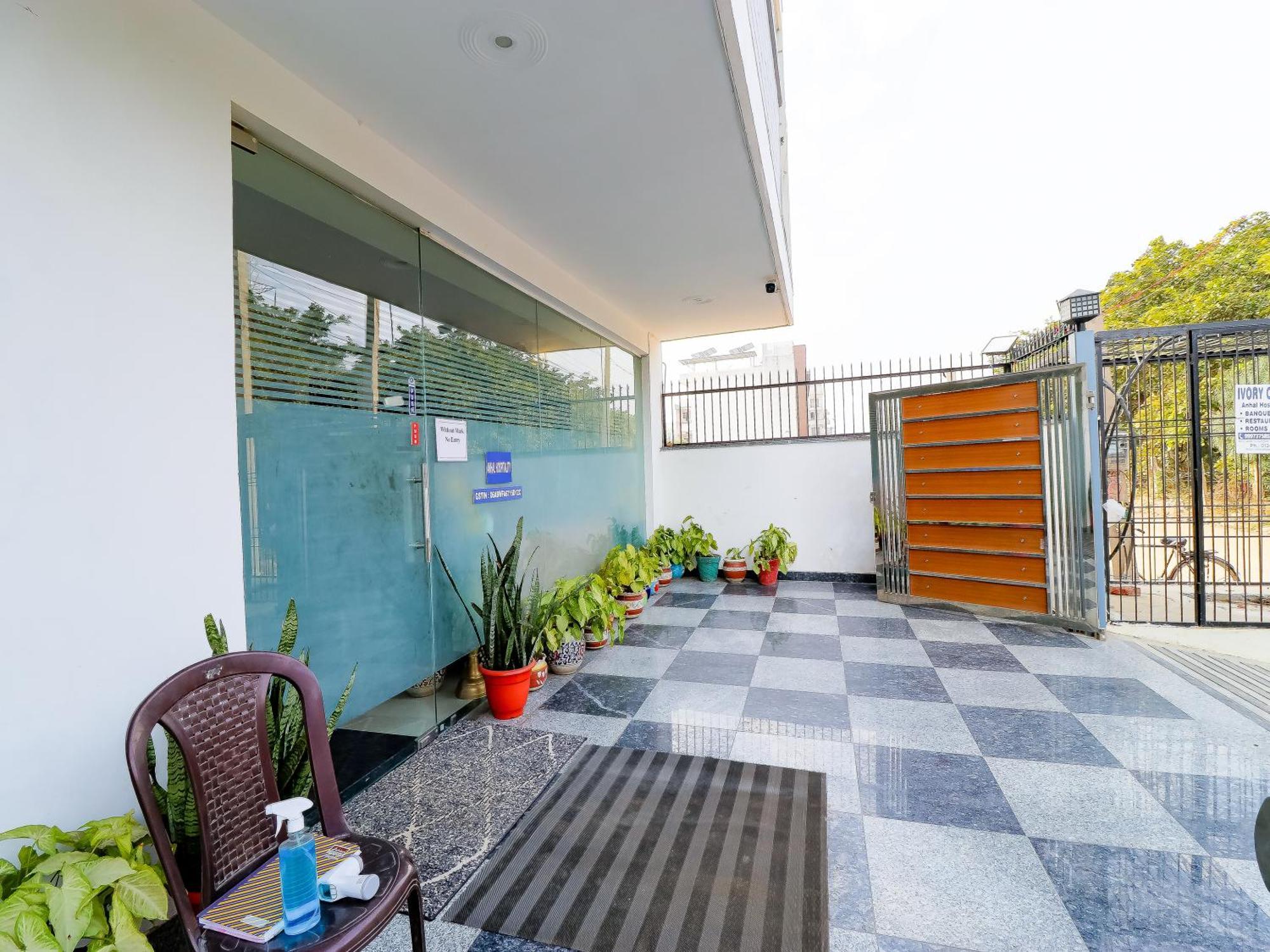 Treebo Rejoice 52 - 3Km From Huda City Metro Station Badshahpur 外观 照片