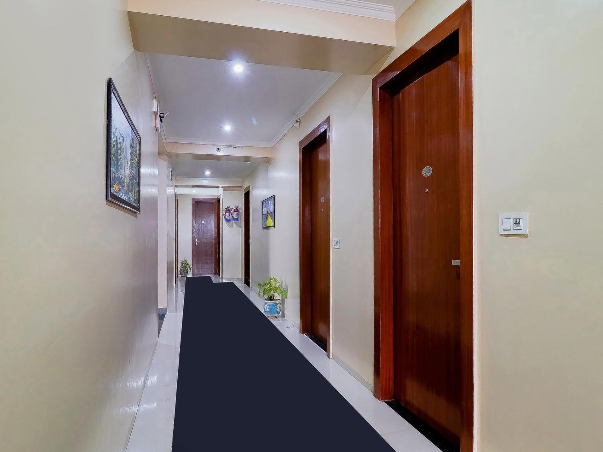 Treebo Rejoice 52 - 3Km From Huda City Metro Station Badshahpur 外观 照片