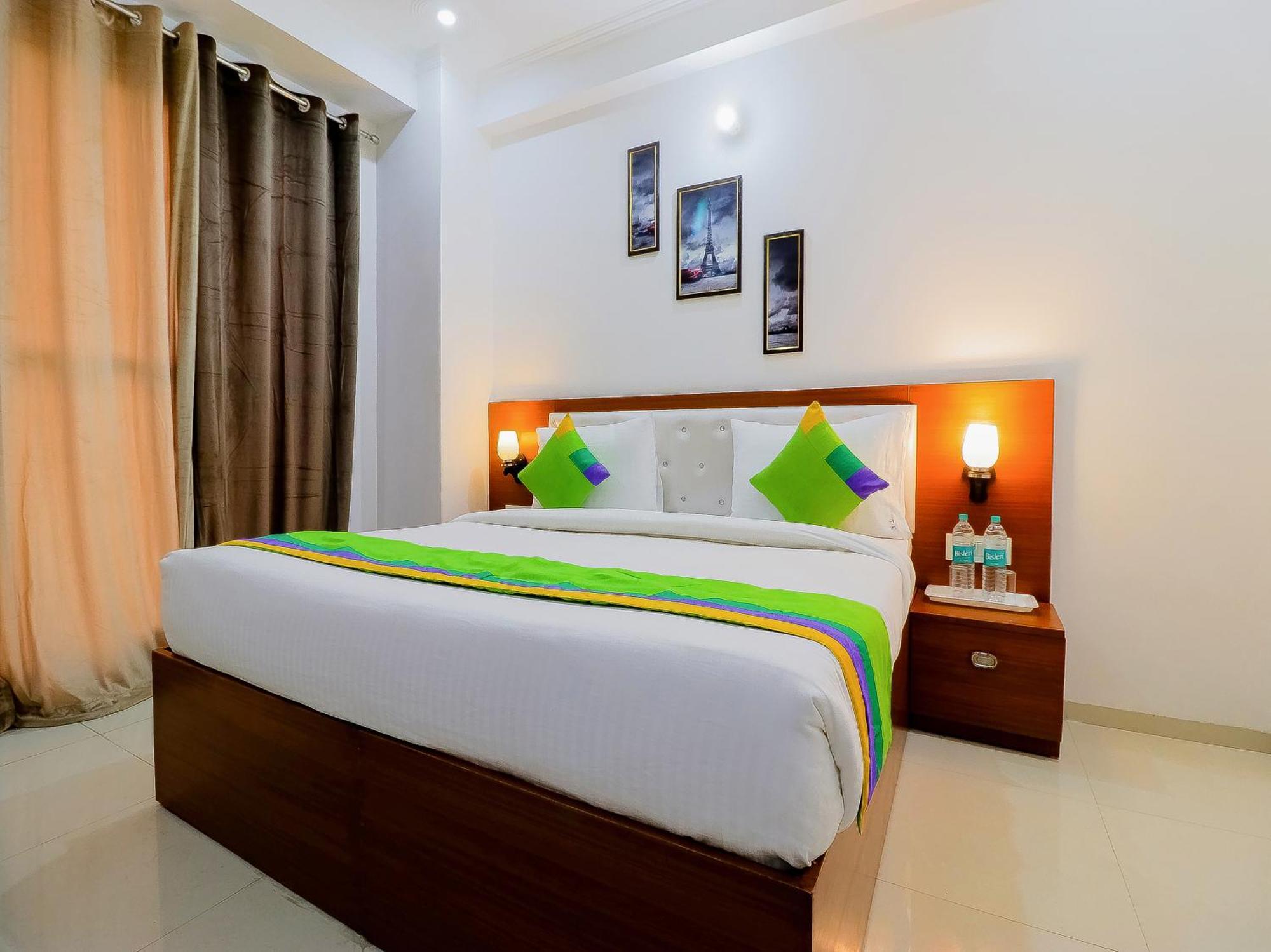 Treebo Rejoice 52 - 3Km From Huda City Metro Station Badshahpur 外观 照片