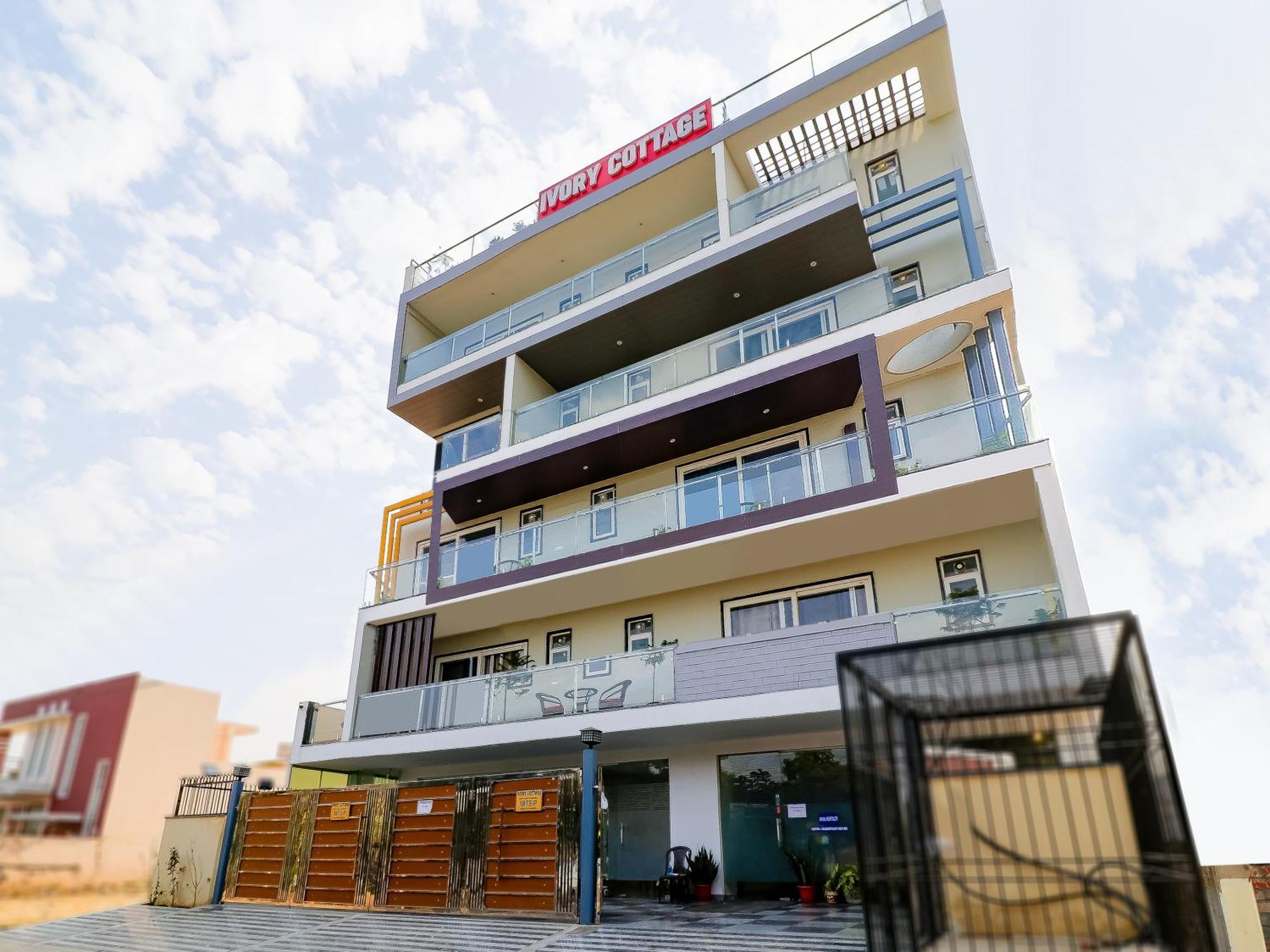 Treebo Rejoice 52 - 3Km From Huda City Metro Station Badshahpur 外观 照片