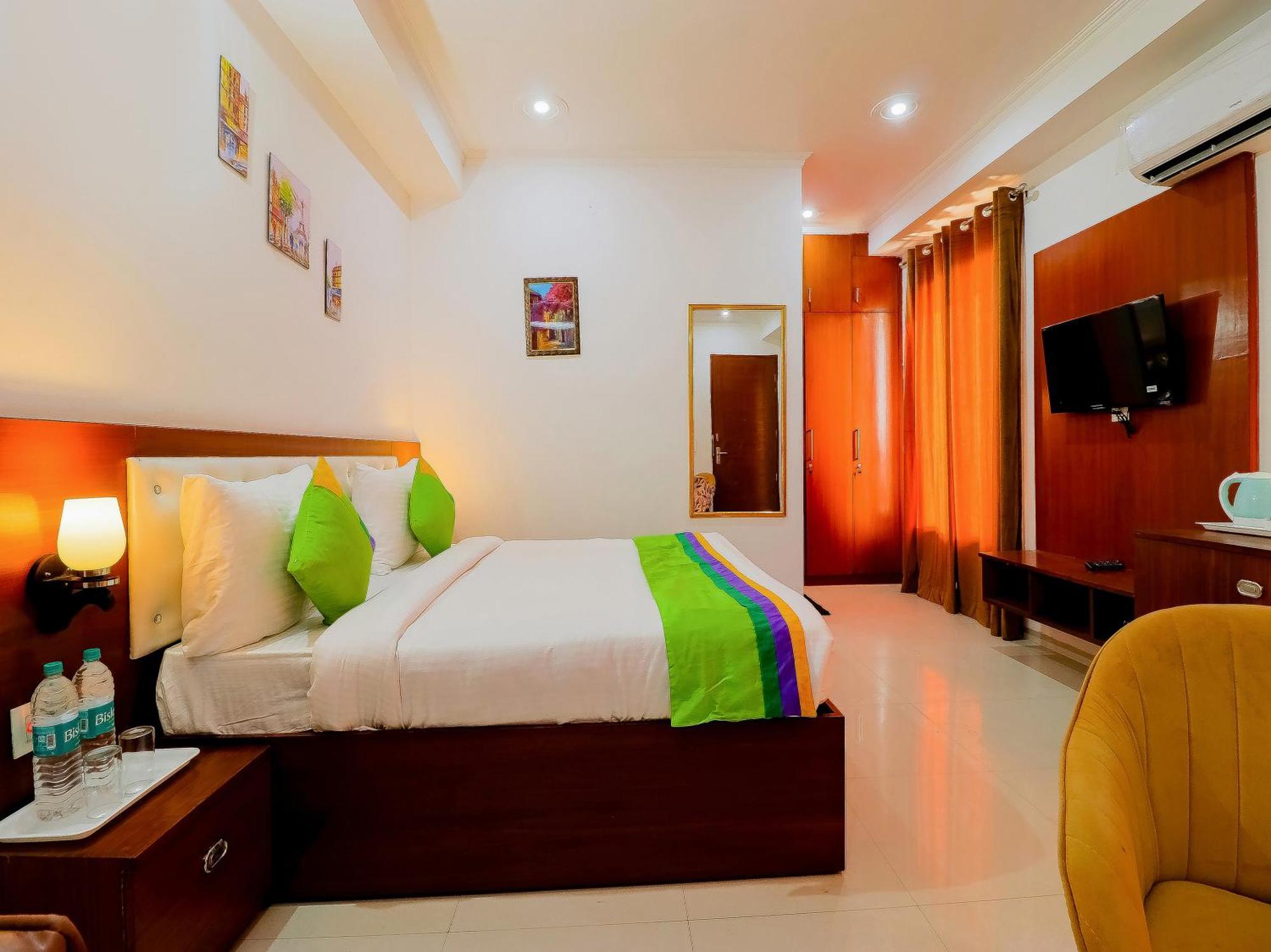 Treebo Rejoice 52 - 3Km From Huda City Metro Station Badshahpur 外观 照片