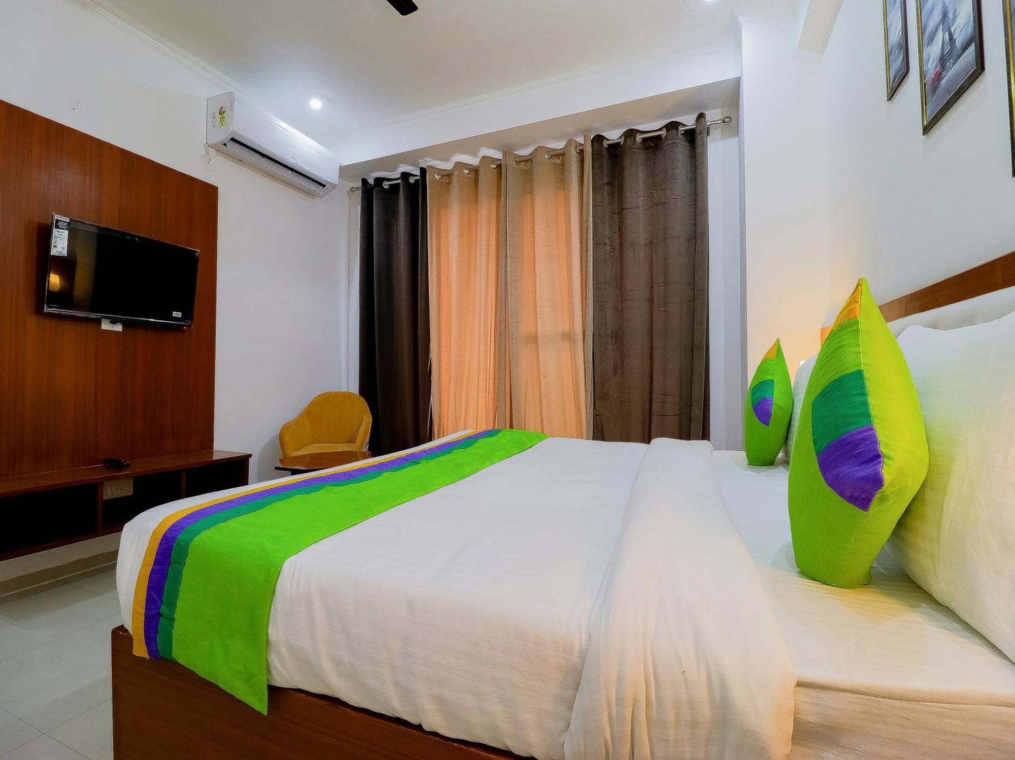 Treebo Rejoice 52 - 3Km From Huda City Metro Station Badshahpur 外观 照片