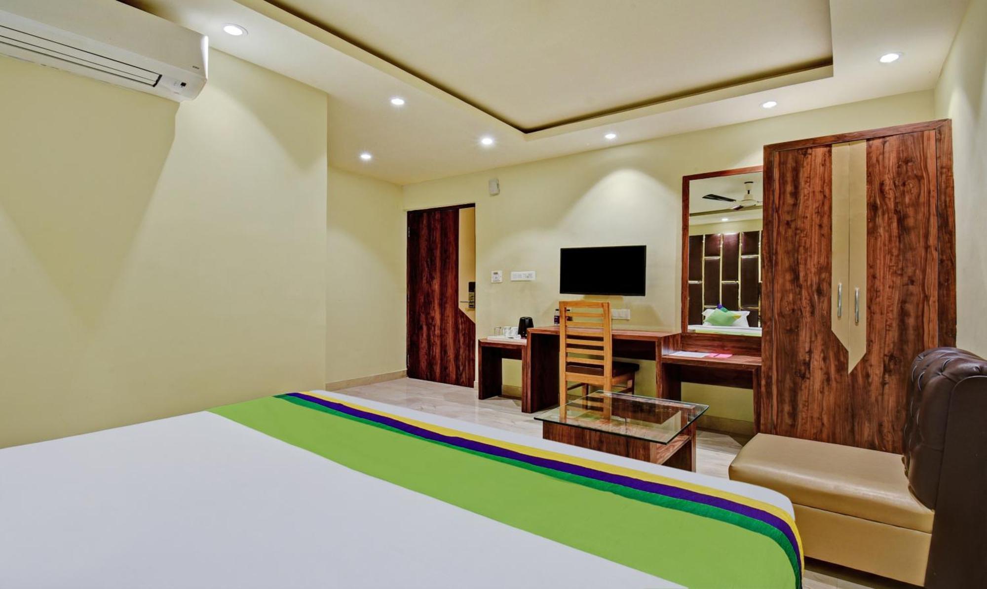 Treebo Rejoice 52 - 3Km From Huda City Metro Station Badshahpur 外观 照片