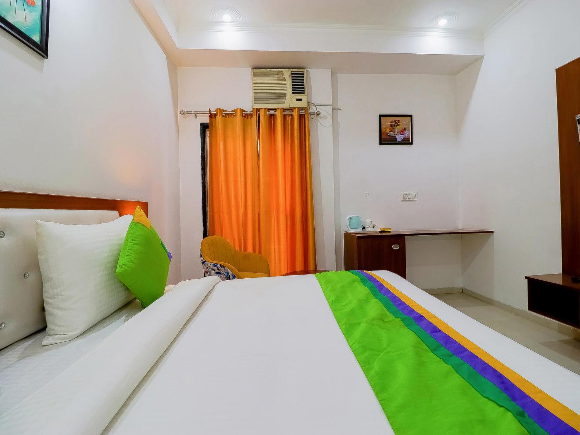 Treebo Rejoice 52 - 3Km From Huda City Metro Station Badshahpur 外观 照片
