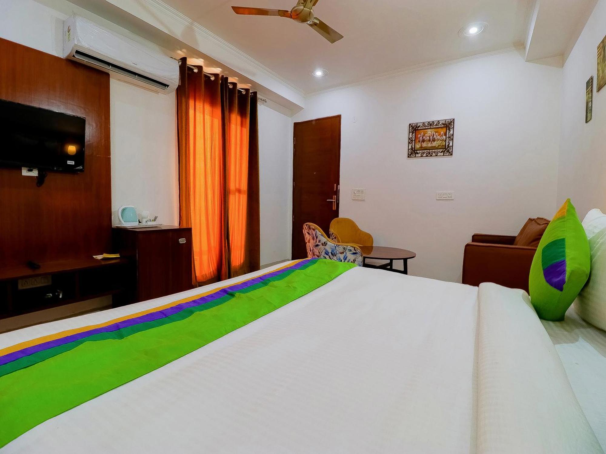 Treebo Rejoice 52 - 3Km From Huda City Metro Station Badshahpur 外观 照片