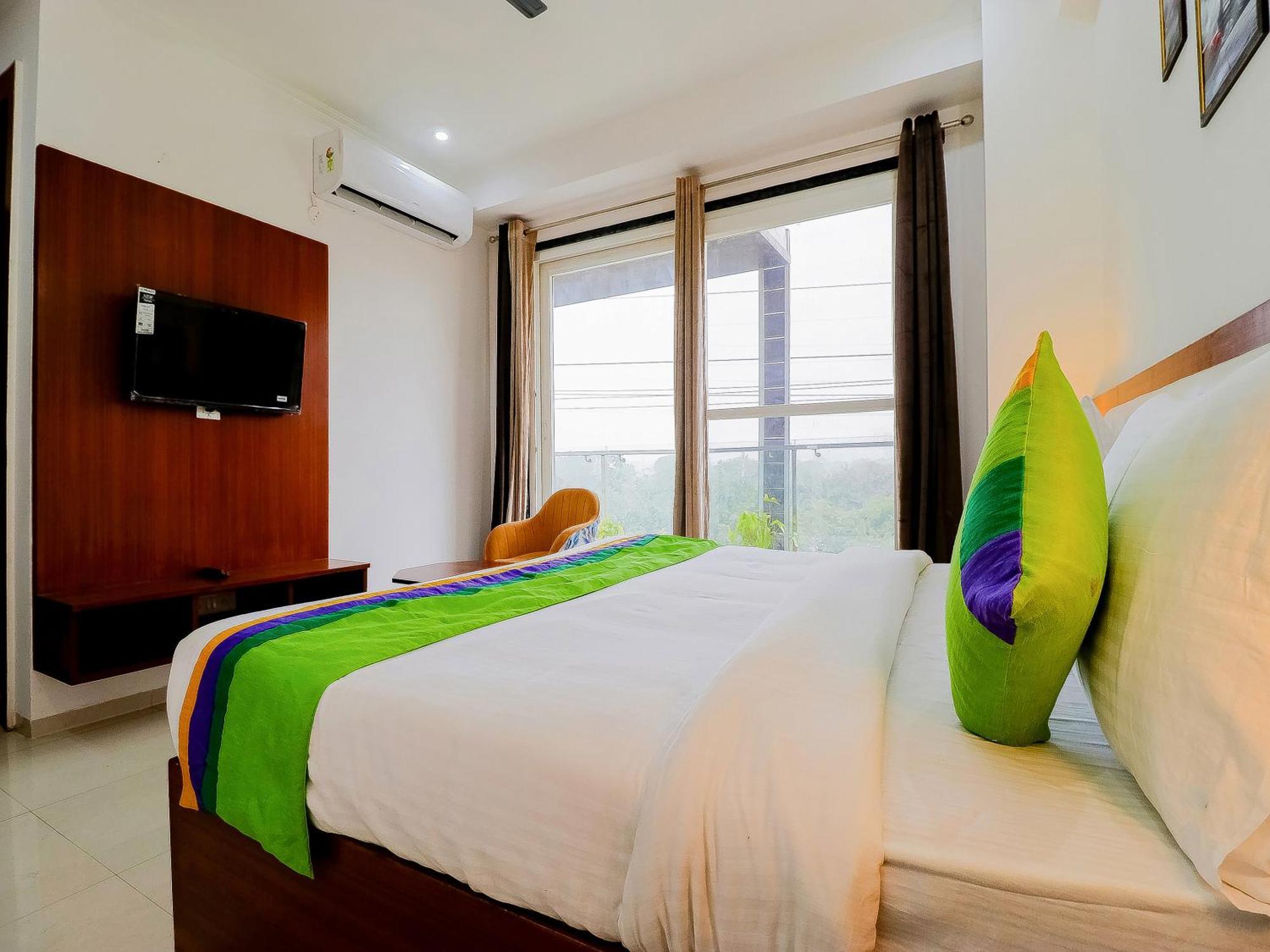 Treebo Rejoice 52 - 3Km From Huda City Metro Station Badshahpur 外观 照片