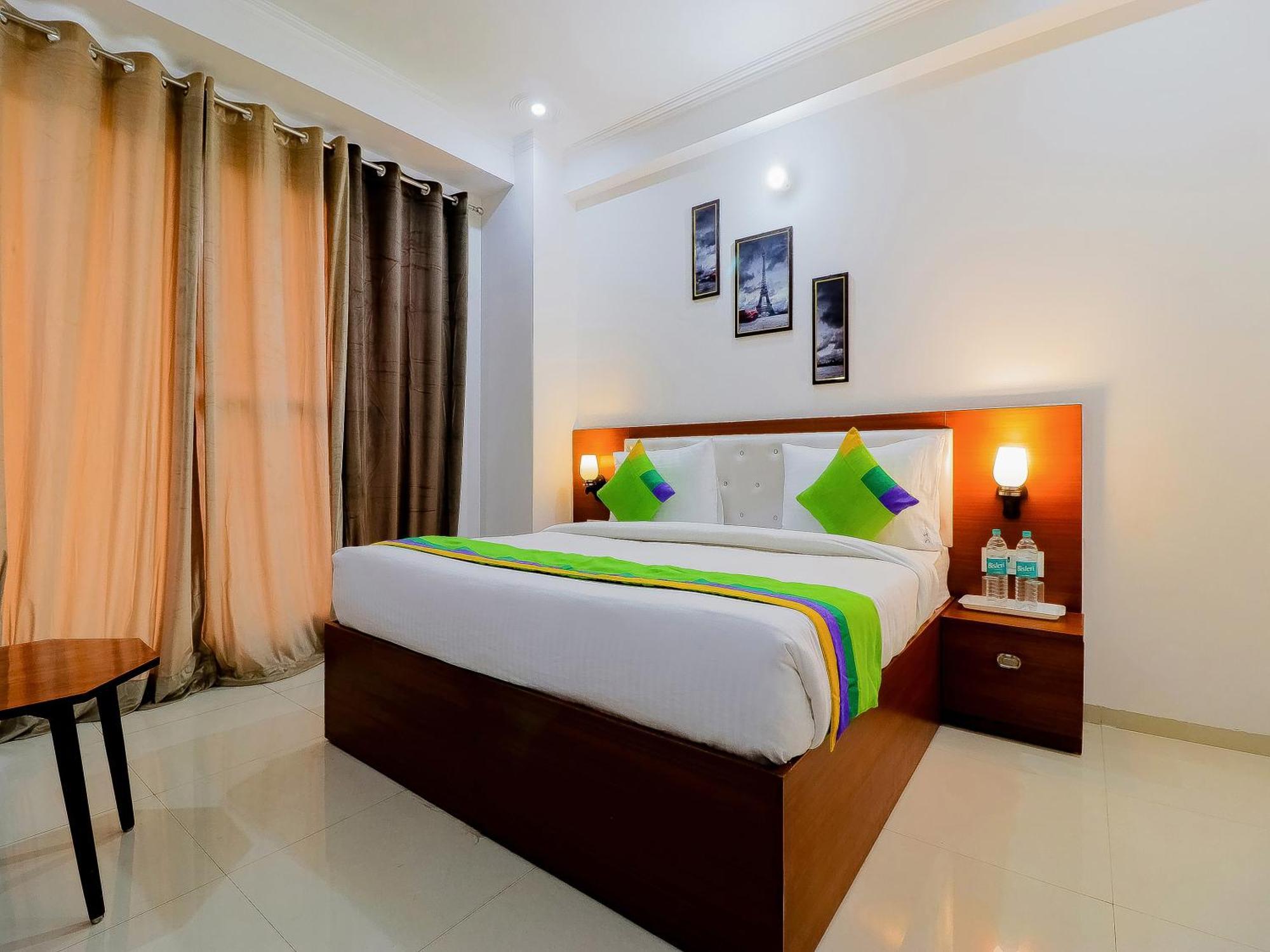 Treebo Rejoice 52 - 3Km From Huda City Metro Station Badshahpur 外观 照片