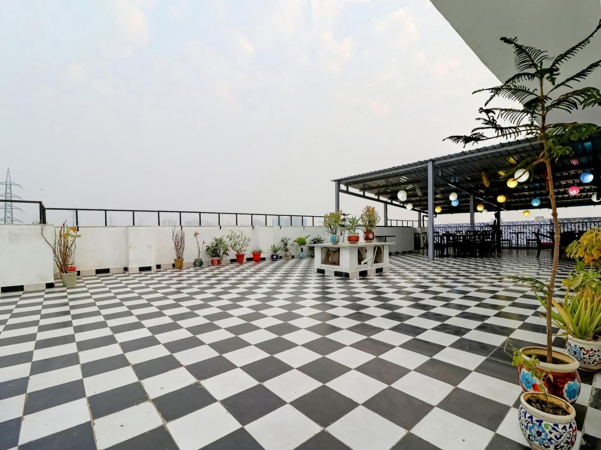 Treebo Rejoice 52 - 3Km From Huda City Metro Station Badshahpur 外观 照片
